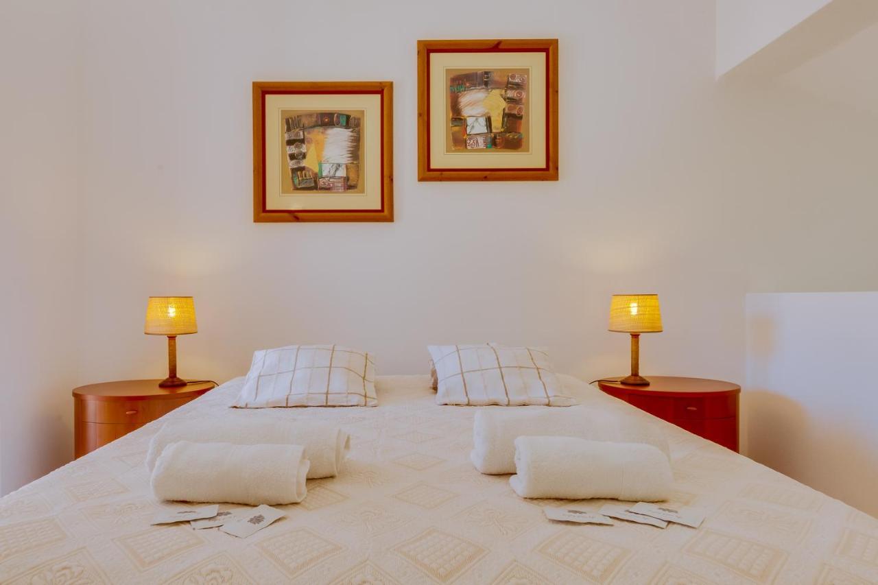 Small Villa 4Pax -Shared Pool @ Homesbyfc Albufeira Bagian luar foto