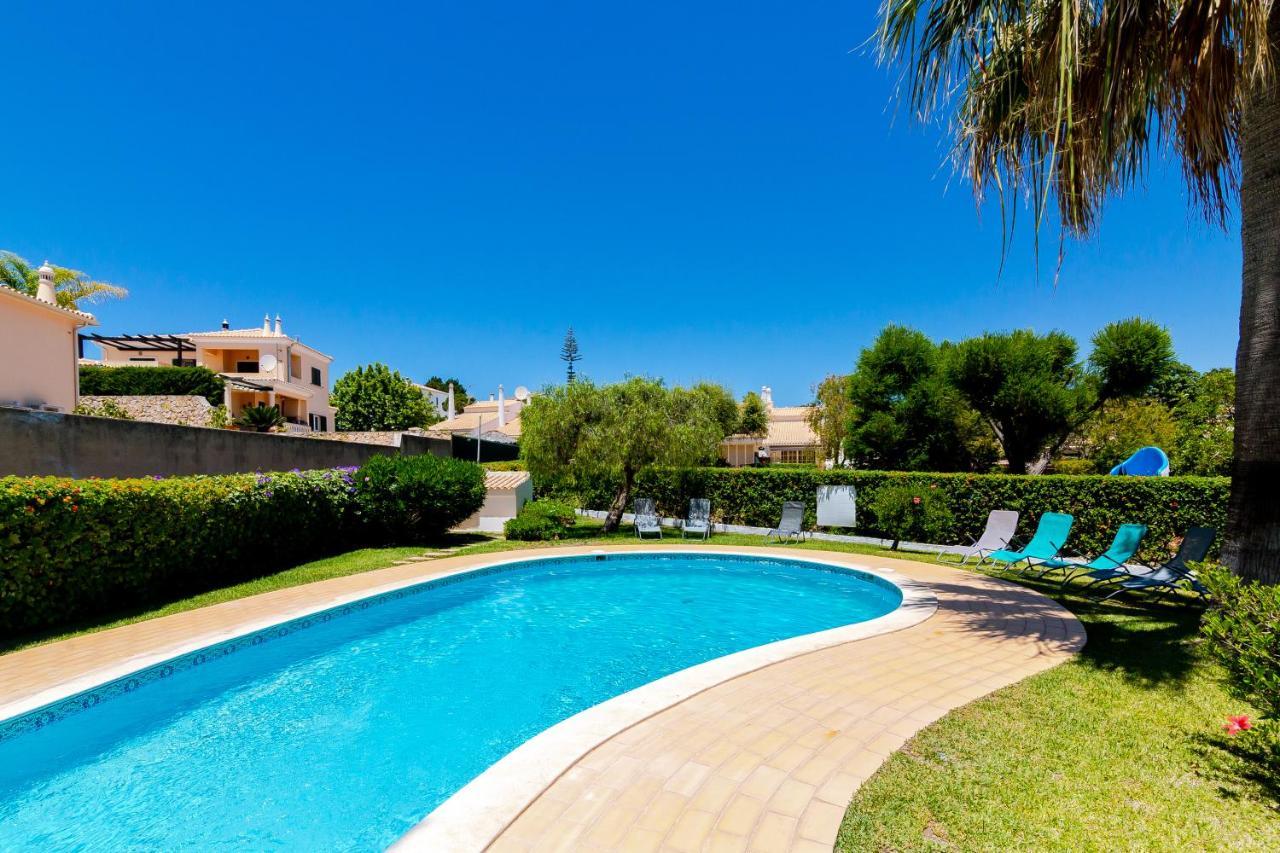 Small Villa 4Pax -Shared Pool @ Homesbyfc Albufeira Bagian luar foto