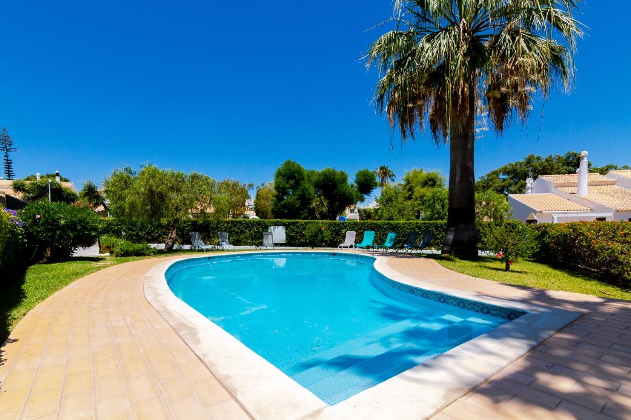 Small Villa 4Pax -Shared Pool @ Homesbyfc Albufeira Bagian luar foto