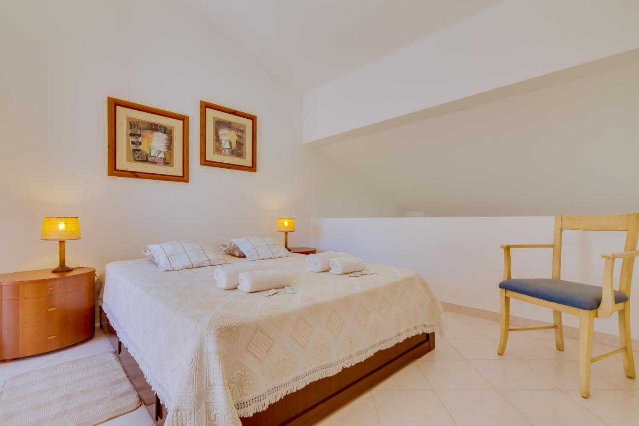 Small Villa 4Pax -Shared Pool @ Homesbyfc Albufeira Bagian luar foto