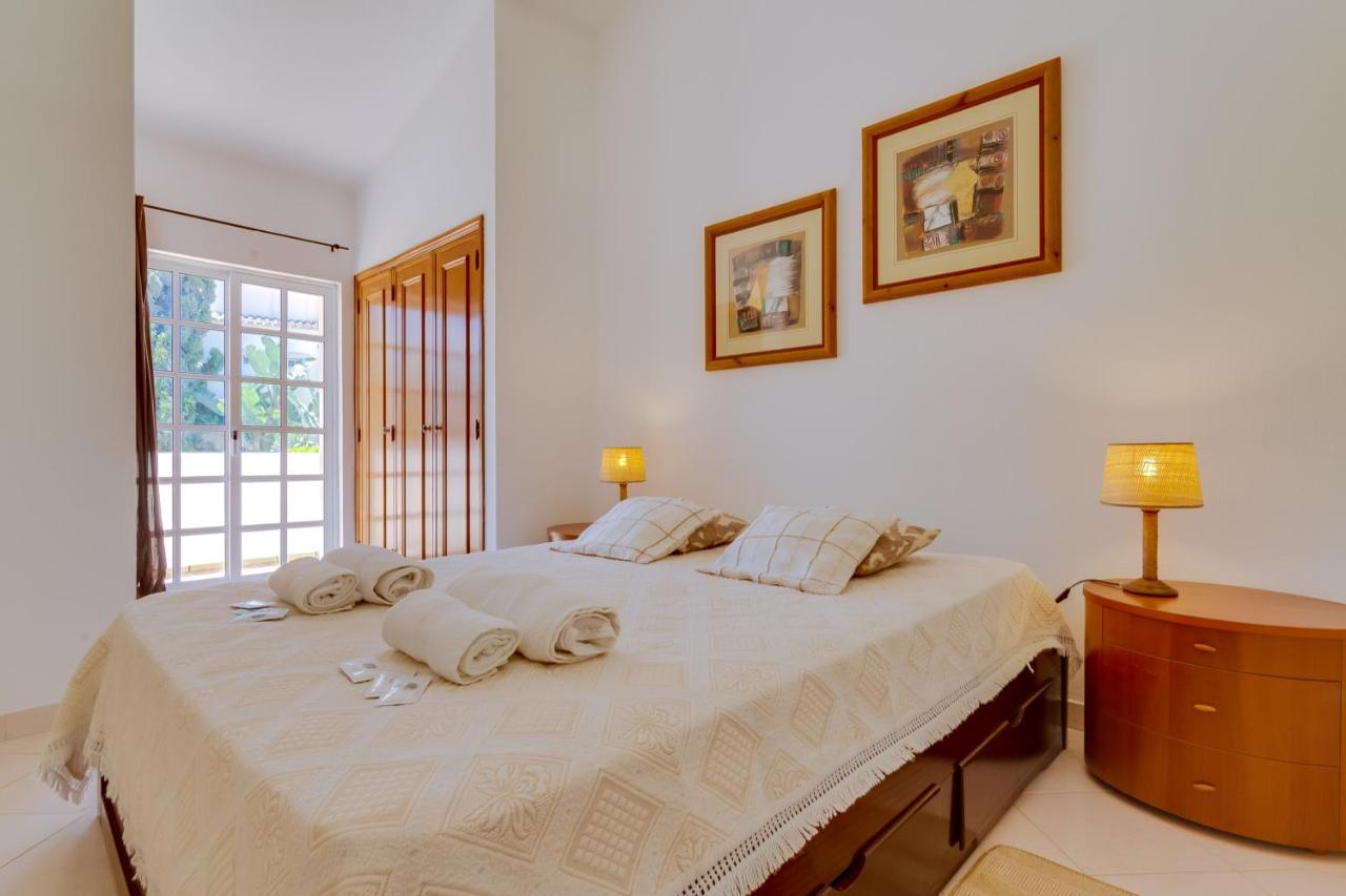 Small Villa 4Pax -Shared Pool @ Homesbyfc Albufeira Bagian luar foto